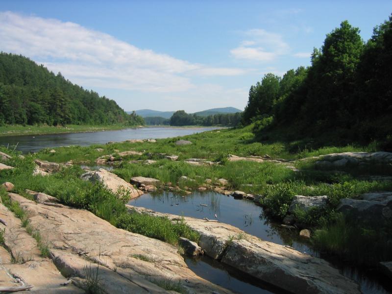 Riverside ice meadow and shoreline outcrop at South of the Glen. Gregory J. Edinger